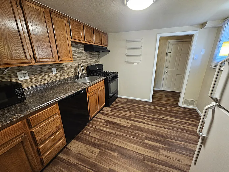 1445 N Quitman St #B — Photo 4