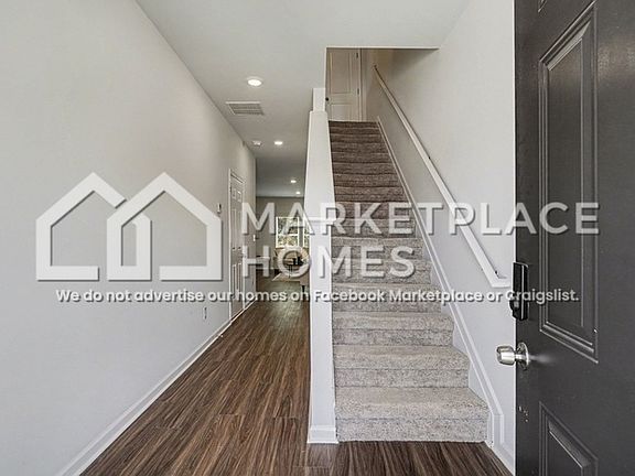 3rd image of 425 Oakwood Dr NW
