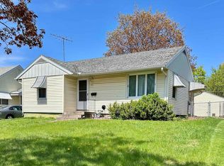 912 13th Ave S, Clinton, IA 52732