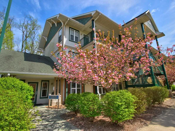 Scholar's Quad Collegiate Apartments