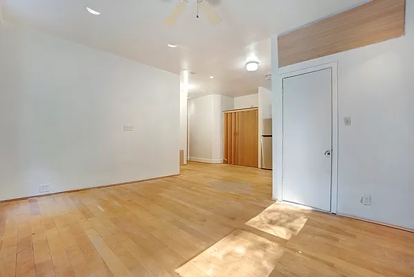 Rented by Compass | media 10