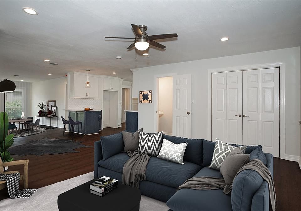 1st image of 5105 De Lange Ln