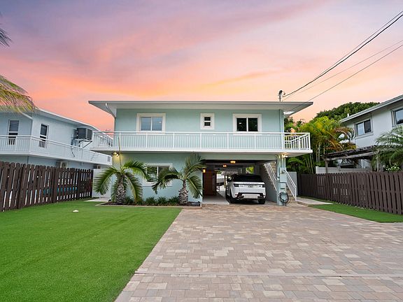 2nd image of 280 S Coconut Palm Blvd