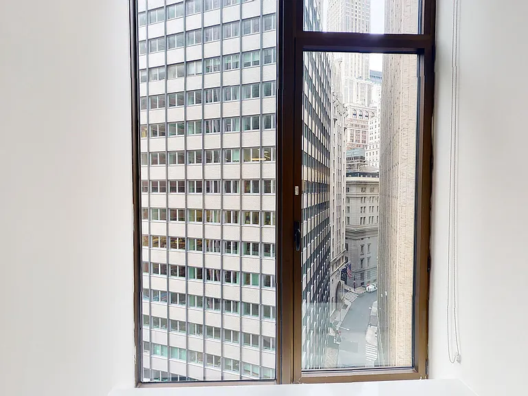 10 Hanover Square — Photo 93