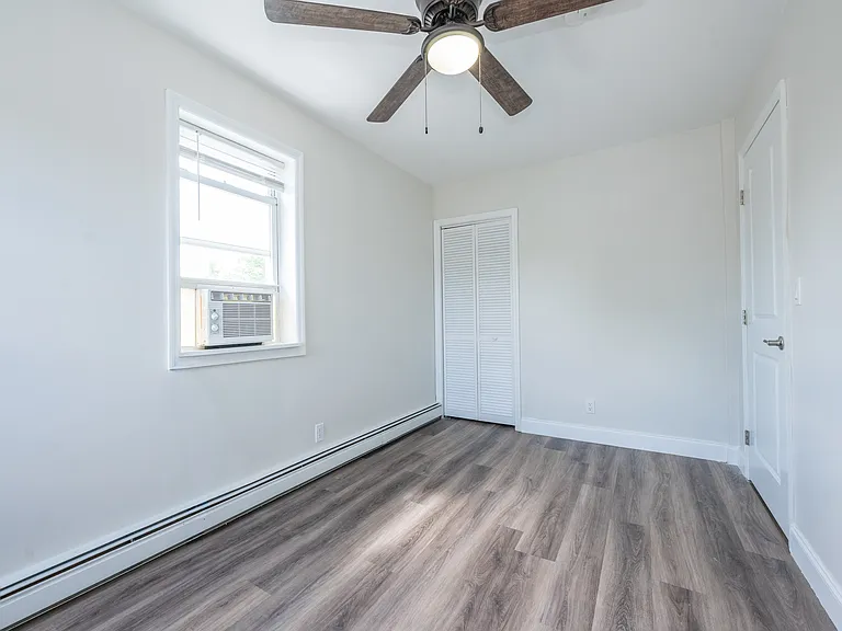 116 Lexington Ave — Photo 21