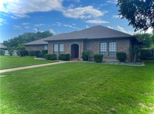 606 Rockdale Rd, Cleburne, TX 76033