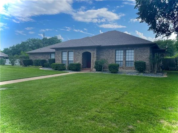 606 Rockdale Rd, Cleburne, TX 76033