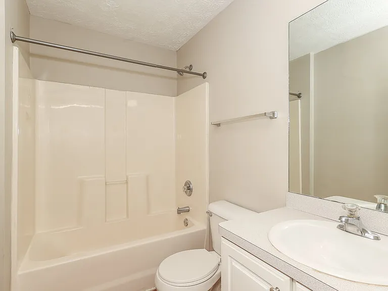 64 Crescent St — Photo 16