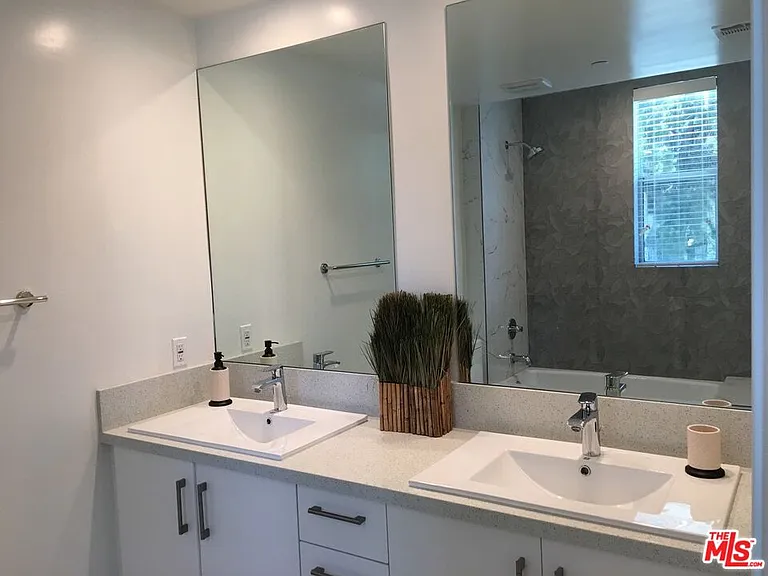 4600 Coldwater Canyon Ave #201 — Photo 6