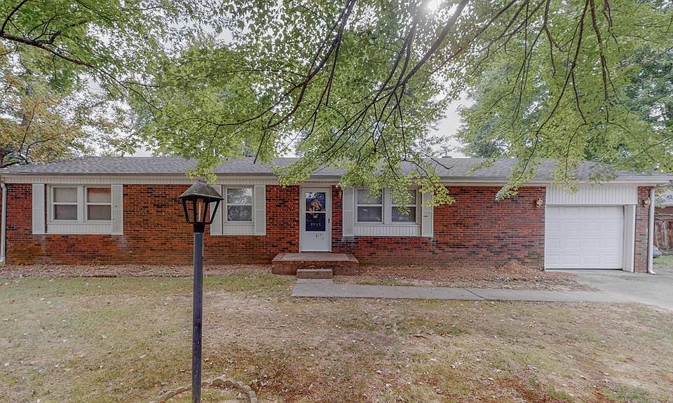 1st image of 2020 Pinewood Ln