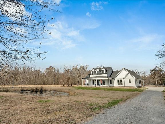 3rd image of 545 Delacroix Rd