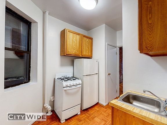 3rd image of 407 W 50th St #12