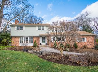 499 Weymouth Dr, Wyckoff, NJ 07481