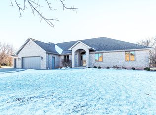 3220 Highland View Ln, Green Bay, WI 54311