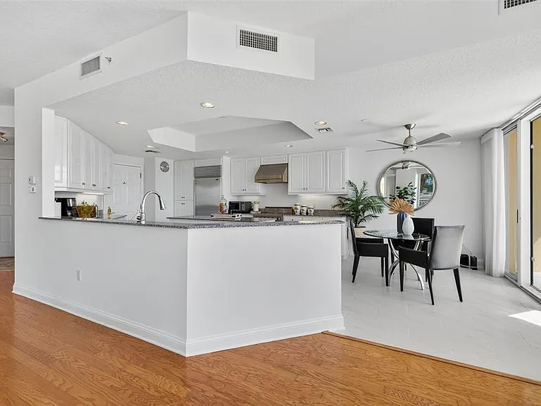 555 5th Ave NE #332 — Photo 11