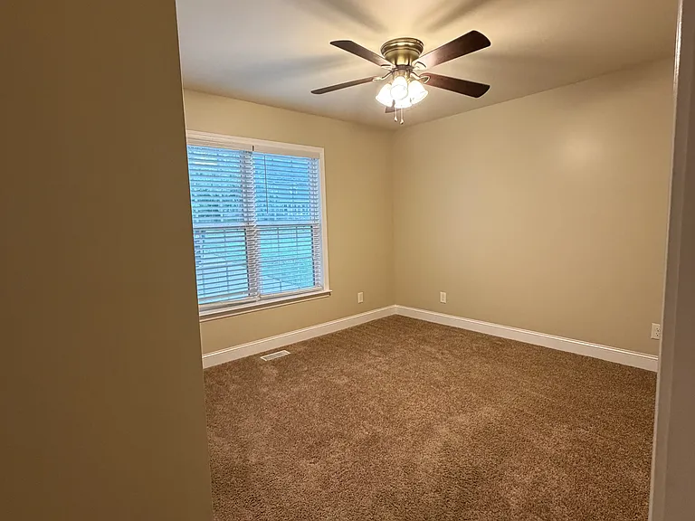 279 Rainey Rd — Photo 10