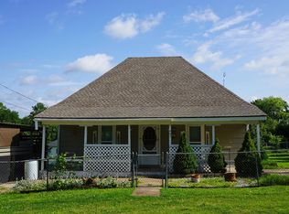 407 W 6th St, Grove, OK 74344