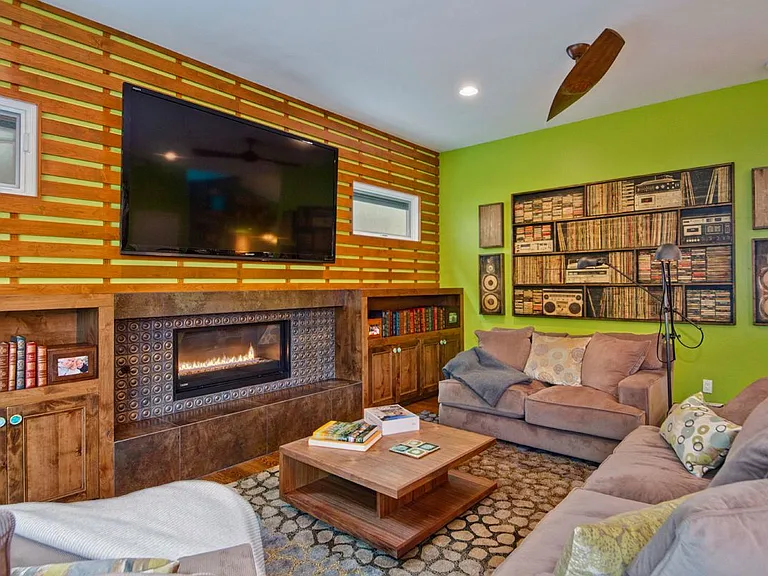 332 N Sierra Ave — Photo 14
