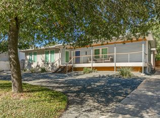 825 Garraty Rd, Terrell Hills, TX 78209