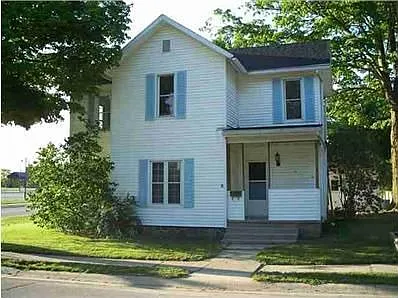 414 W Spring St photo 1