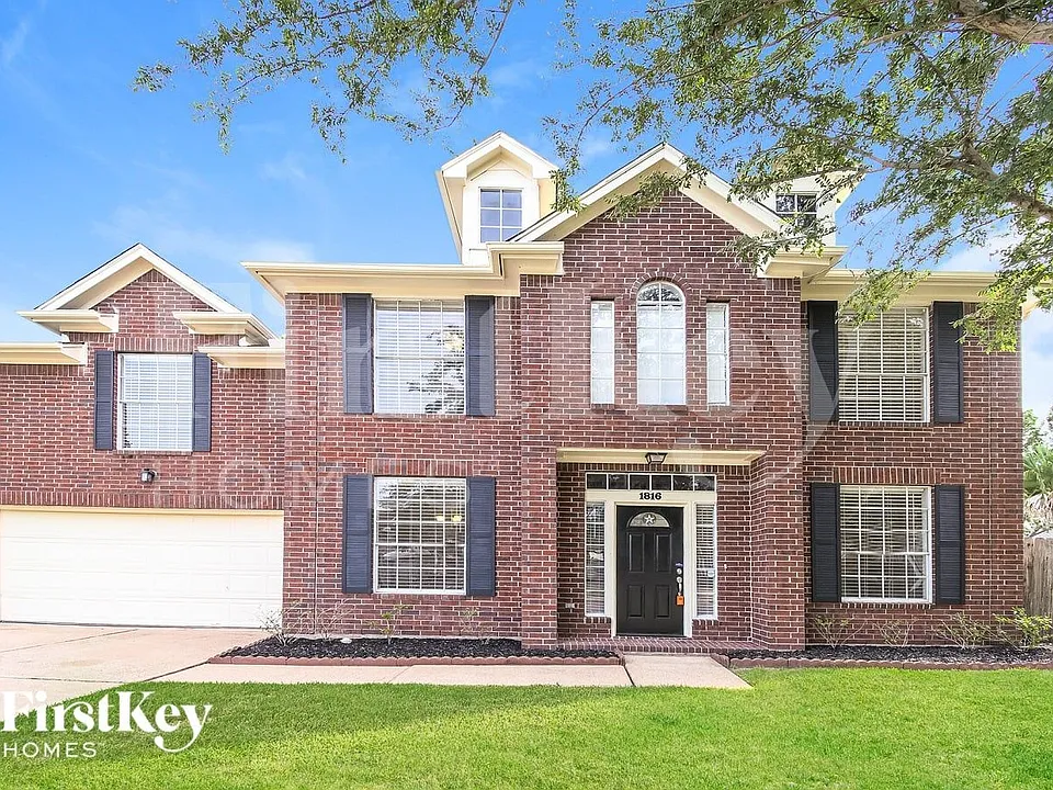 1816 Oak Lake Cir