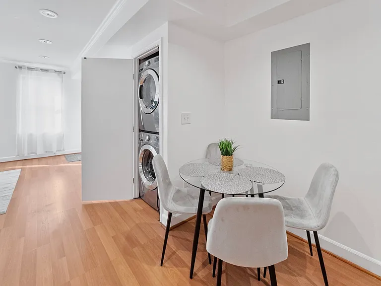1304 Adams St NE #102 — Photo 3