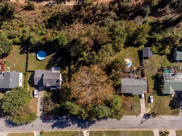 634 Hampton Cir, Belvedere, SC 29841