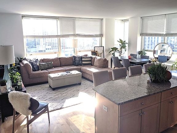 2nd image of 33 W Ontario St APT 21B