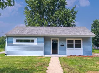 2104 Chestnut Ave, Sterling, IL 61081