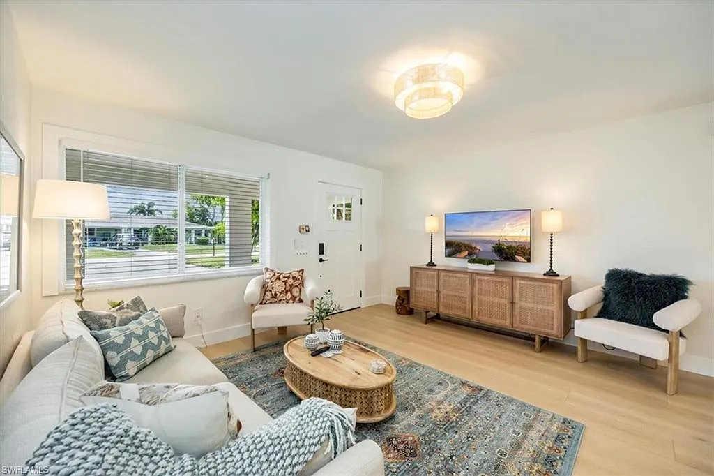 2 bed, 1.0 bath, 1050 sqft, $2,900 — Photo 3