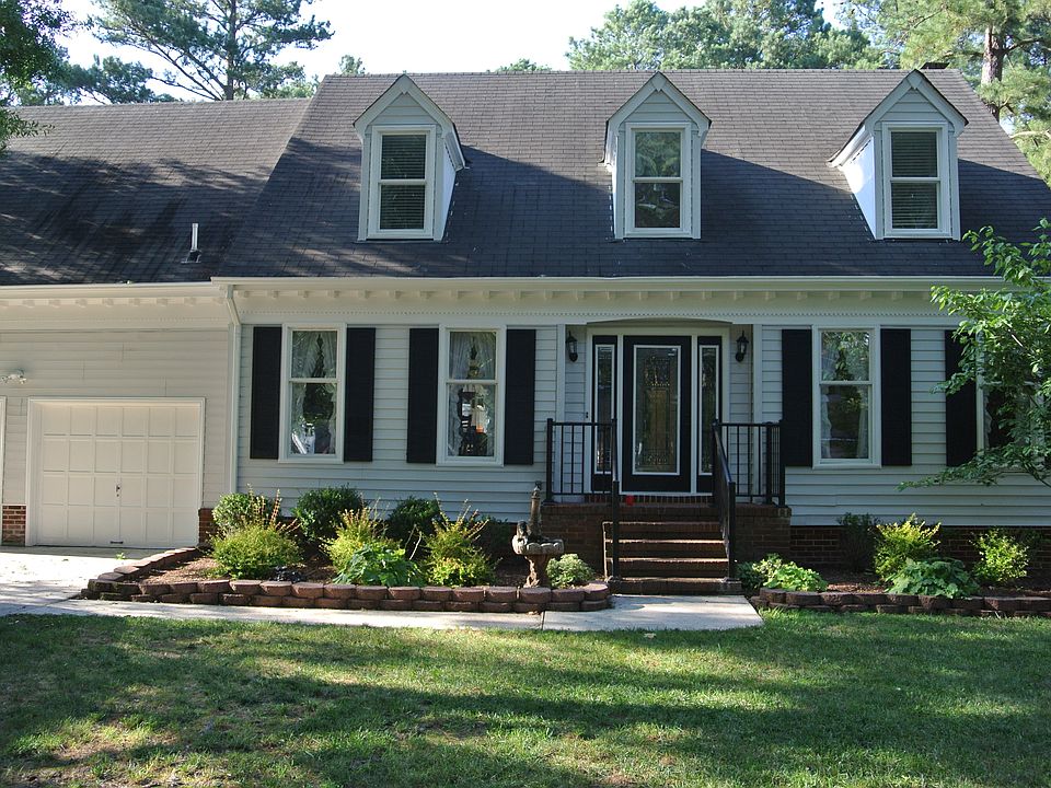 1st image of 220 Royal Oak Dr