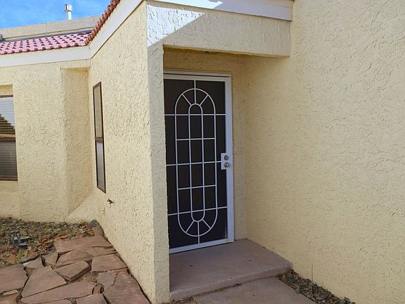 2nd image of 11005 Malaguena Ln NE