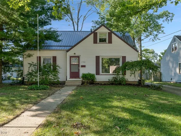 1798 Maplewood St NE, Warren, OH 44483