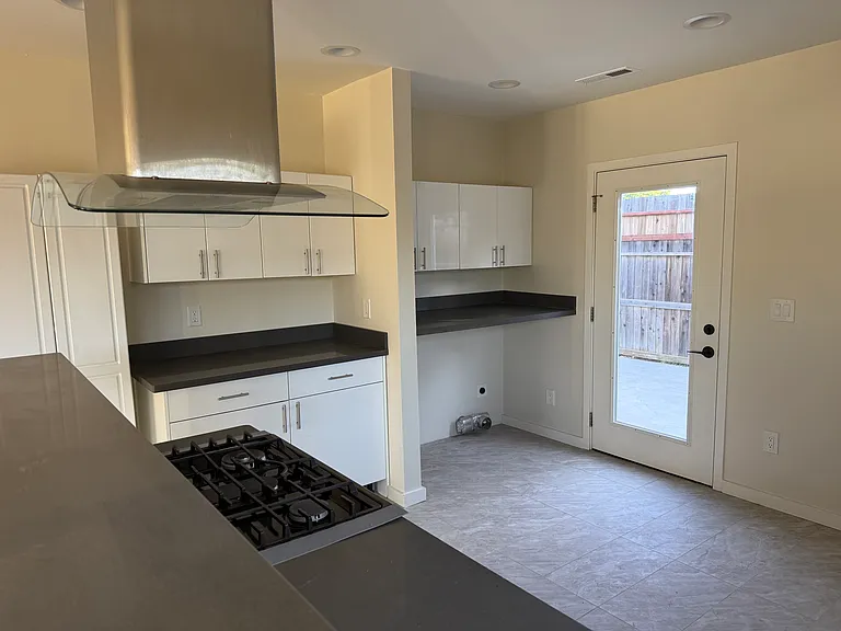 13655 Columbet Ave — Photo 5