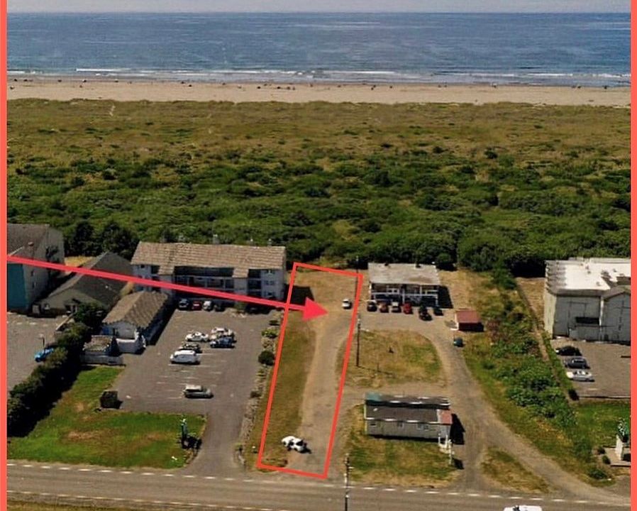 This commercial parcel is situated oceanfront on hotel row, in the middle of Ocean Shores, WA.  