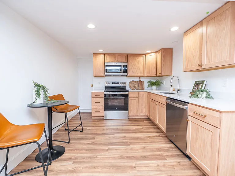 2146 E Browning Ave #1 — Photo 11