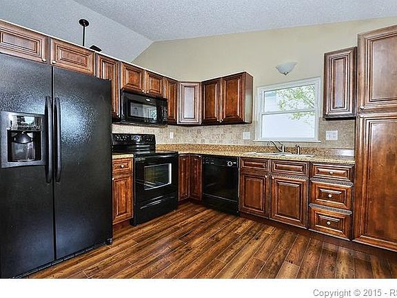 Kitchen with new cabinets and all appliances included!