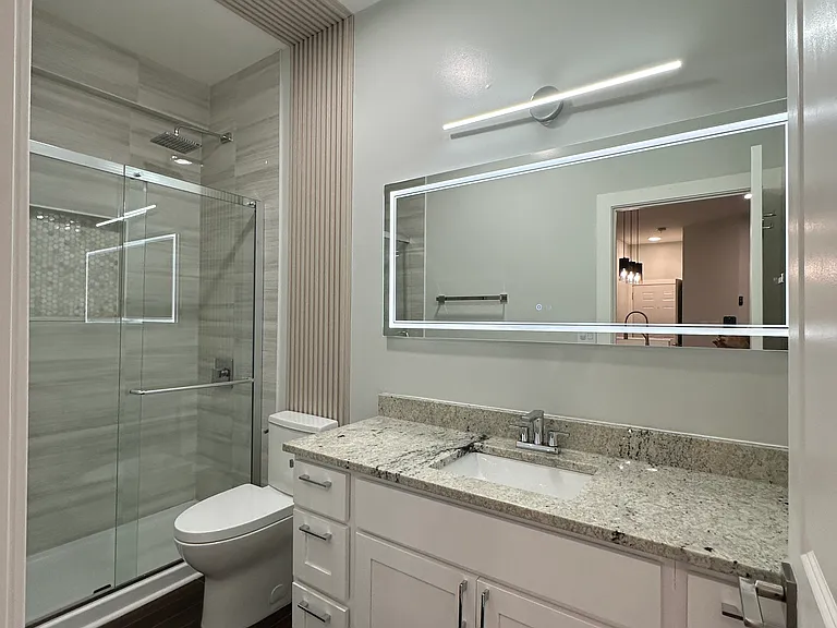 2440 W Iowa St #1F — Photo 12