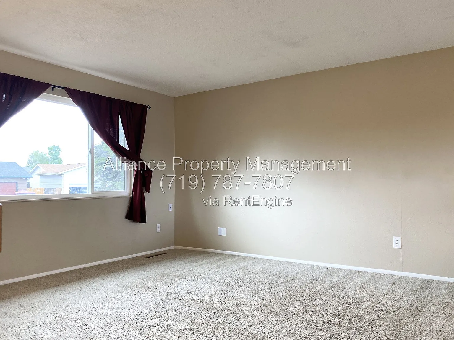 4 bed, 2.0 bath, 2039 sqft, $2,195 — Photo 3