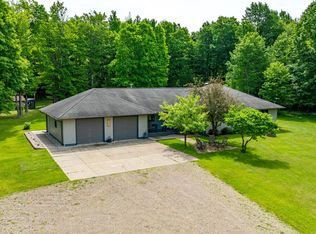 N12536 Sawyer Lake Rd, Channing, MI 49815