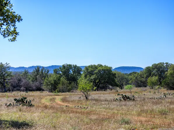 10 Lost Draw, Johnson City, TX 78636