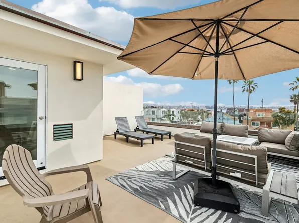 722 Sunset Ct, San Diego, CA 92109