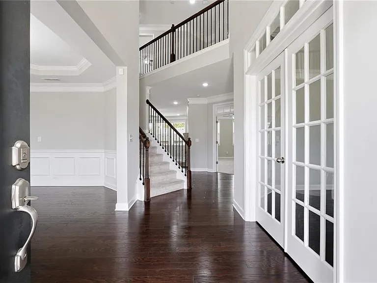 304 Cochin Dr — Photo 6