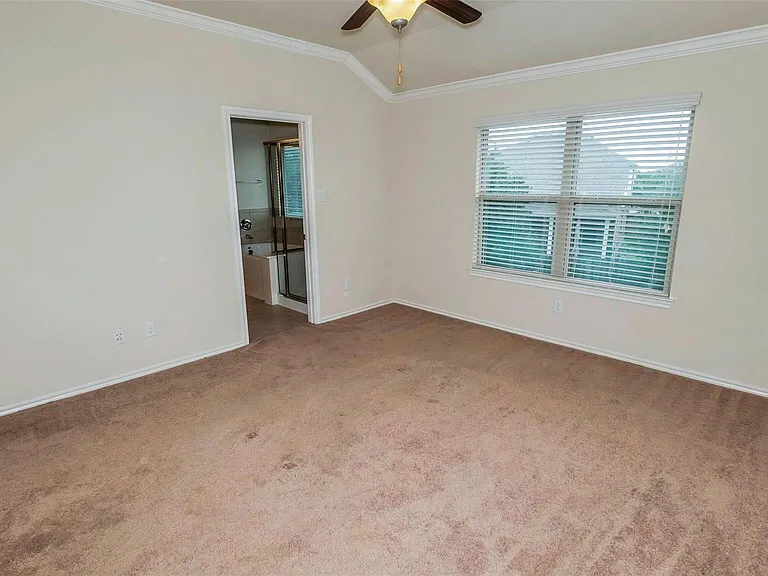 6475 Calgary Woods Ln — Photo 17