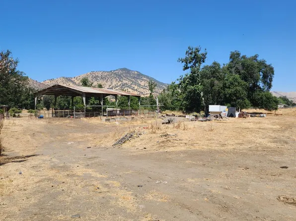 9 Live Oak Dr, Sanger, CA 93657