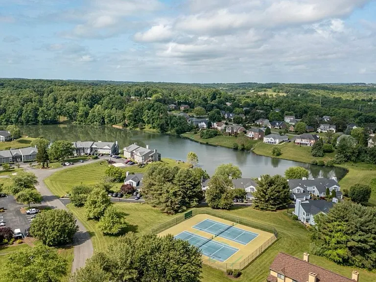 3302 Spinnaker Point — Photo 1