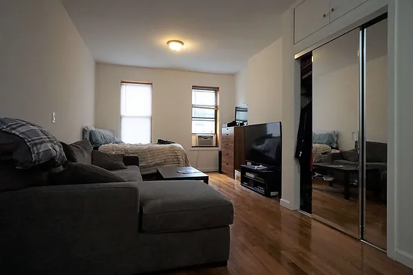 Rented by Compass | media 2