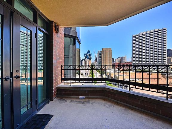 4th image of 500 W Harbor Dr Unit 1209