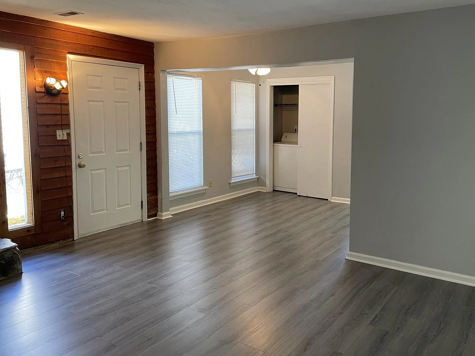 2 bed, 1.5 bath, 1067 sqft, $2,095 — Photo 4