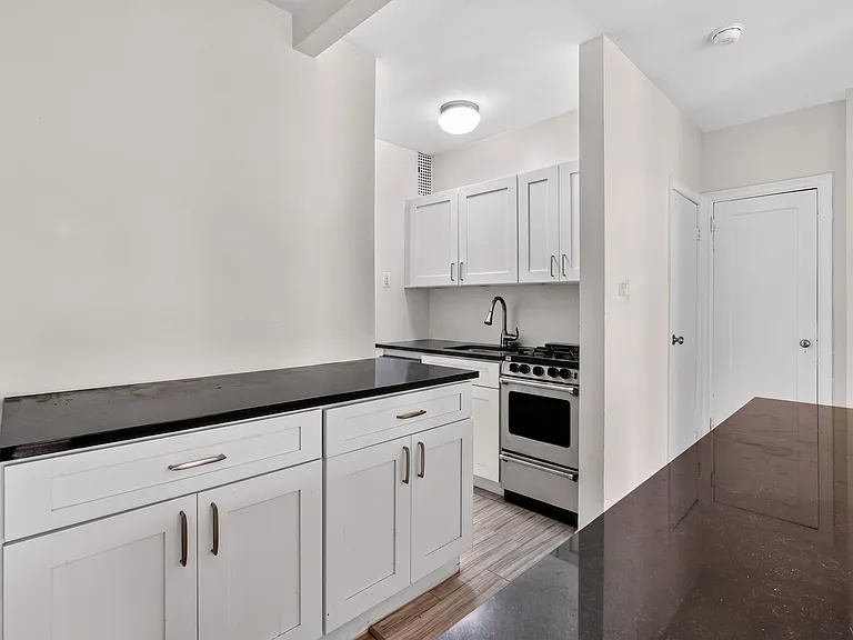 971 1st Ave #4A — Photo 6